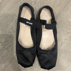 Miu Miu logos, drop satin black ballerina. Size 38